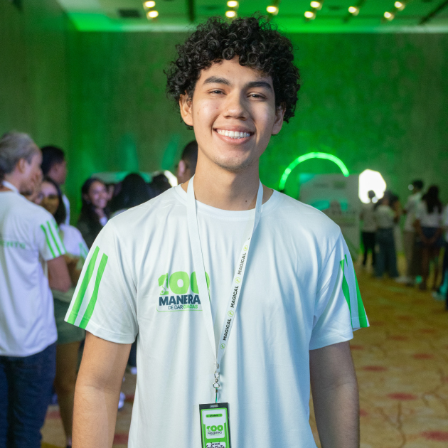 “Antes me demoraba más de una hora en llegar a clases y muchas veces pensé en dejar de estudiar. Hoy, con mi bicicleta, no solo llego a tiempo, también tengo más energía para seguir luchando por mis sueños.”